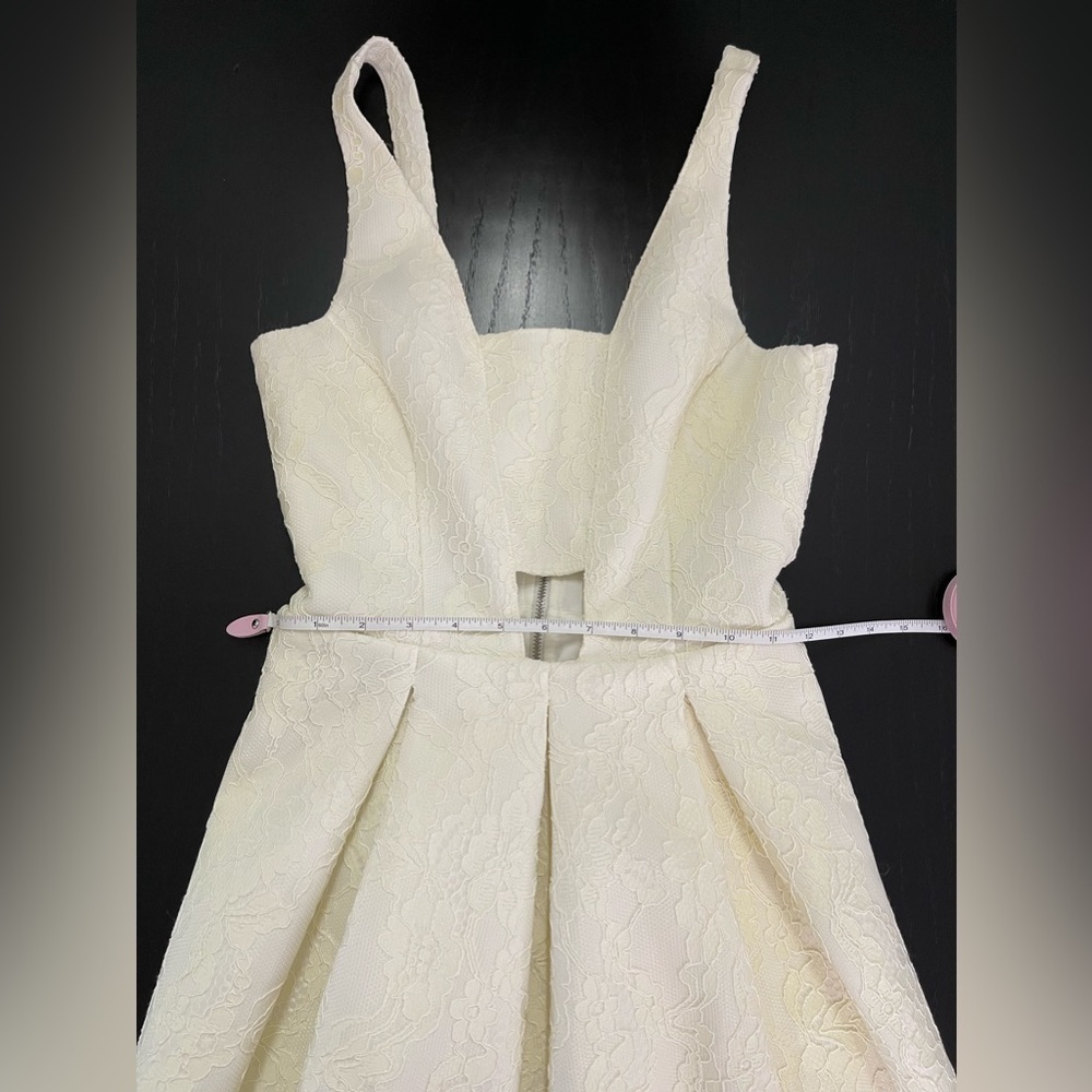 Topshop Keyhole Cutout Dress - Picture 5 of 8